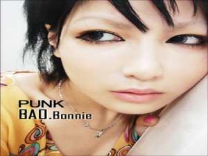 美图秀秀打造朋克妆容变身时尚杂志模特