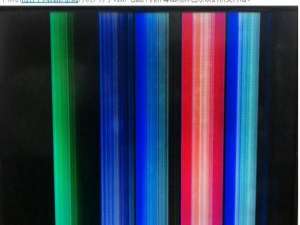 win7电脑开机屏幕出现彩色条纹怎么回事