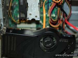 小机箱放不下大显卡怎么办?