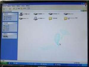 桌面震动导致显示器色斑
