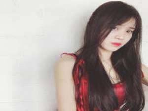 如何能抗拒你 满含热情和哀愁的眼睛 耗完的感情比什么都可