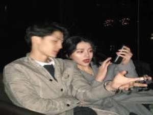 好像一直在等又不知道在等什么我谁也没在... 只要你愿意,这个世界