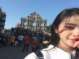 晚笙。 轩羽妮。 拼了命地去