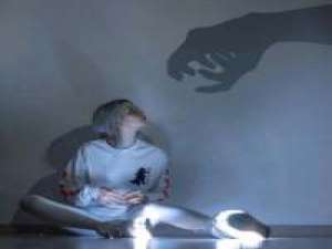 花了八秒删了你的联系方式花了八分钟删了... 向全世界宣布我是你的