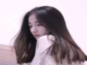 在每一个你看不见的日子里 我都在暗自思念 无止境的宠溺我只对你