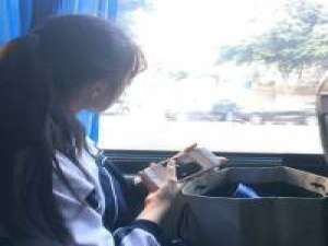 阳光正好 春色正忙你在远方 我过得一切如... 别人撒盐伤不了你，除