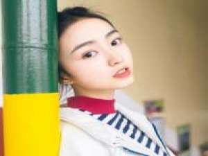 白茶清欢无别事我在等风也在你. 已分不清是友情还是错