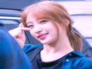 日子和我.都有些难过 一直对发型不满意的人