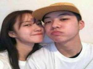 给我一个温热相拥。 这是我们的第九年 谢