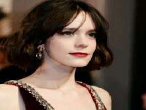 女孩子真正富足的状态应该是见多识 广朋友... 若情话说尽 就请给她