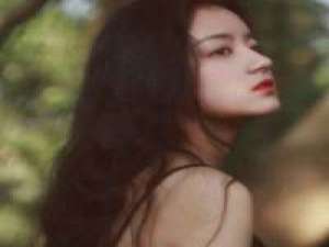 但故事的最后你好像还是说了拜拜. 试图重复在风中不断话