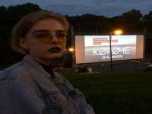 最需要安慰的人 往往在安慰别人 青春，阳光，欢笑，为