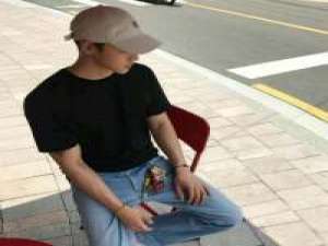爱是无辜的风筝，拉着