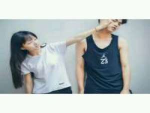 白边情侣头像 在所有道别中，我最喜