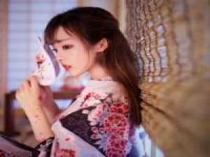 1、我们明知不能相爱