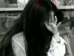 慢慢走向颓废 在那人烟稀薄的大街上