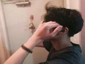 对的人是不需要跑着去接近的 你不要太难过，因为我