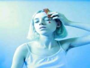 所爱隔山河. 我在搜索着幸福，却收