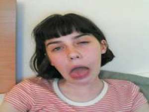 留不住的东西就用力扔远一点 每个人都有一个世界，