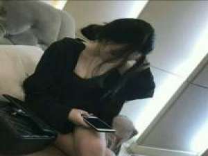 妆罢低声问夫婿 画眉深浅入无时. 那风景再美 哪及你般