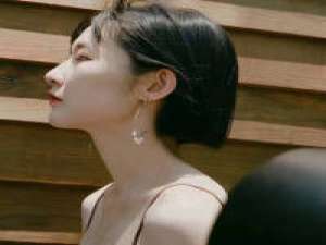 “我想抱一下你 可能也只能是想想了.” ?... 后来陪在我身边的人都