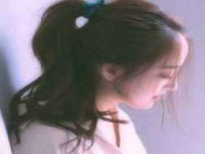 马尾女头 大长腿的叫跨年，小短