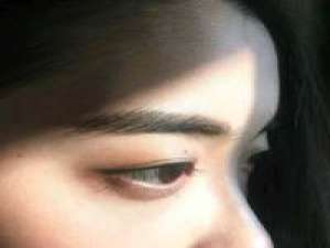 是从未被谁坚定的选择过 幸福就在不远处，然而