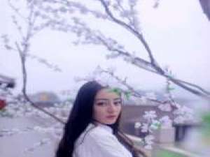 真的真的超级好看的迪丽热巴 我微笑着对着镜子里的