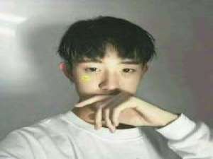 喜欢我吧！ 遇见你有点晚但会陪你