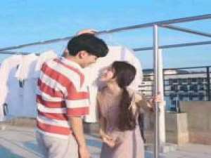 谁也替代不了你。 I