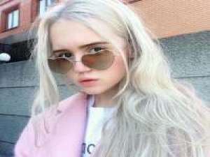 安稳.女头 悲观者无处可去。 真