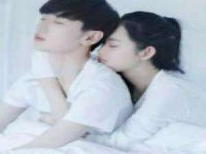 我定爱到不自私的地步。 保留最美的月色，蓝成