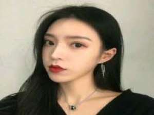 亦枫：你对百草这么好，她知道吗？ 若白：... 被误会也没关系，我有