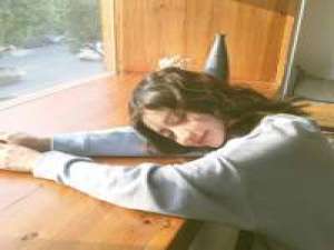 我不喜欢的人 再怎么喜欢我哪怕聊了一万... 我走在这里的大雨倾盆