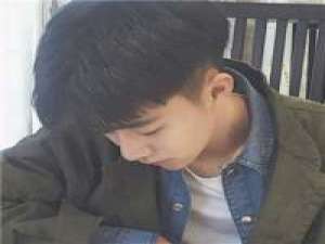 得不到的我从来没想要 回 忆 撕 扯 着