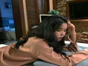 / 当我咆哮时，整个世界