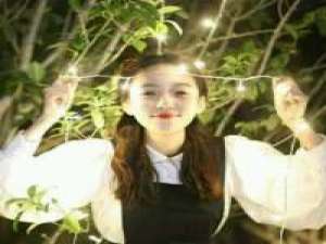 “烈酒从来不烫喉 一寸一寸蔓延 一缕一缕缠... 时间不是让人不痛，也