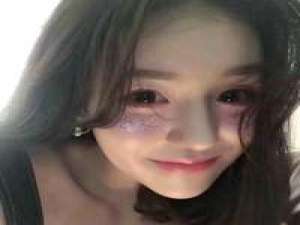 “我不是最漂亮也不是最温柔 我有时会犯二... 见人说人话、见鬼说鬼