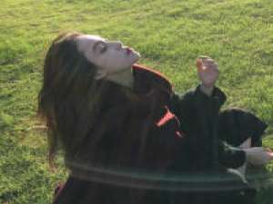 我只是你世界中的一个措不及防的可笑过客... There is a