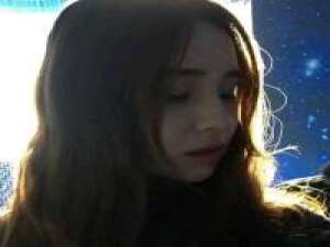 ：庆幸你来自远方 未听及我的过往 羡慕你们互相喜欢的爱