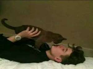 脸面这种事爱到极致就忘了 两盏烛光湿了我的心，