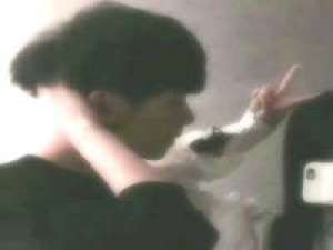 “喜欢一个人的时候心里会想什么？”“想... 我想知道，没有我的以