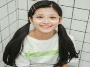 感情不必拿来慷慨 深情何须用来显摆 我从不奢望从你那里得