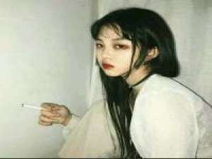 可我偏要摧毁所有的好感看上去能孤独的很...