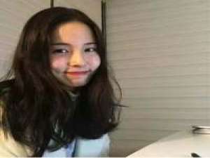 现在的我很乖 没有谈恋爱 没有去喜欢别人 ... 我不留恋似雪若花的浮