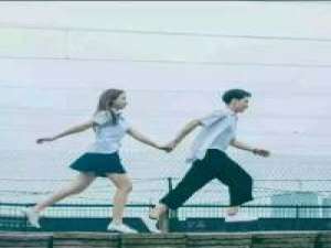 情侣头像。 是我入戏太深，结局却