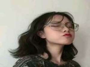 别问她怎么了 抱住她就对了 撒谎话的人所获得的，