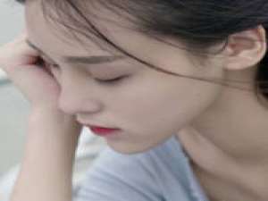 我也与世无争自称是个善人 不后悔遇见谁，只是后