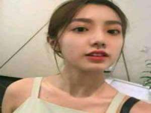 听你说你是真的爱上我 我也觉得冷，可我不会