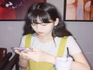 女生头像。  女生就要找一个舍不得对自己...